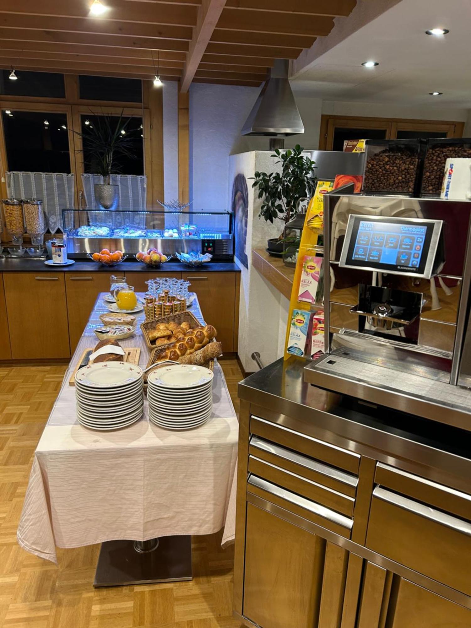 Post Hotel Vista Цвайзимен Екстериор снимка