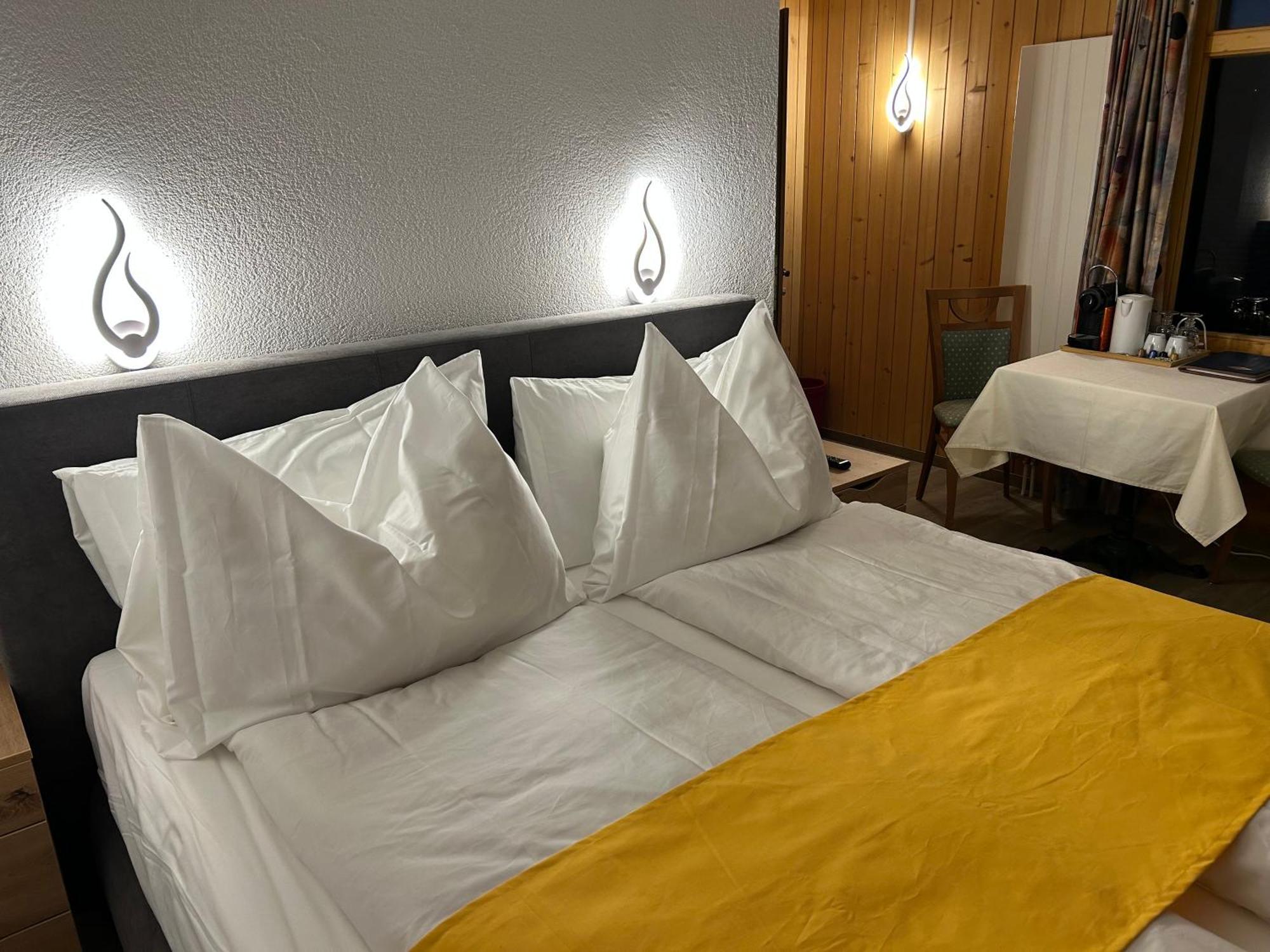 Post Hotel Vista Цвайзимен Екстериор снимка